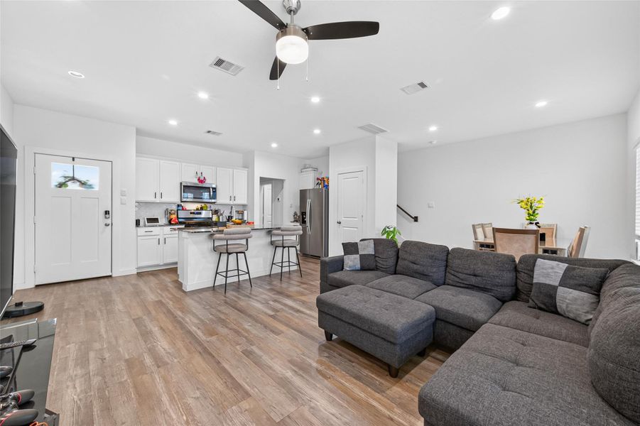 Furnished interior view inside a new home in Antigua, Houston (Image 5).