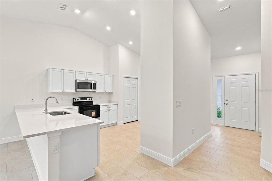 Furnished interior view inside a new home in , Yeehaw Junction (Image 15).