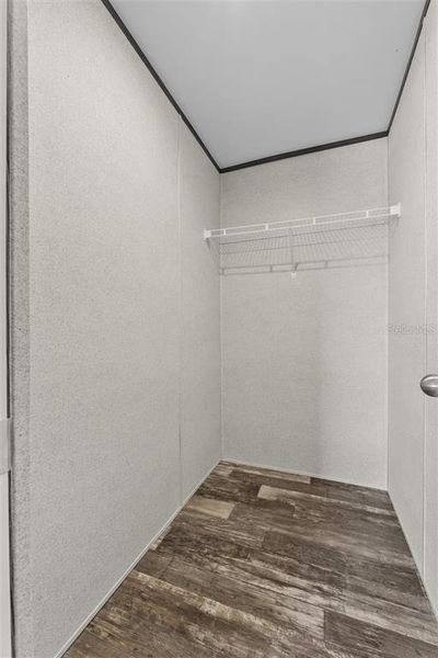 Spacious, unfurnished interior of a new home in , Crystal River (Image 27).
