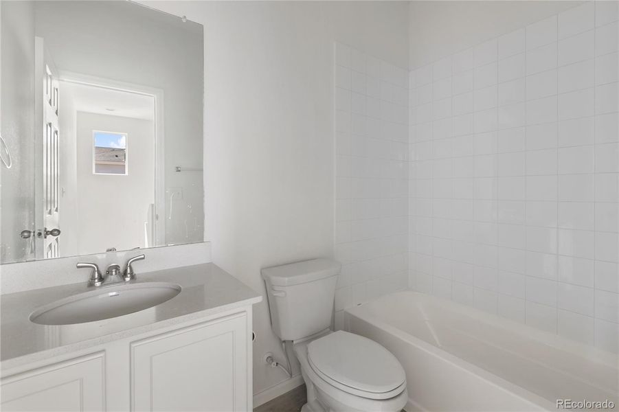 Upper level full bathroom