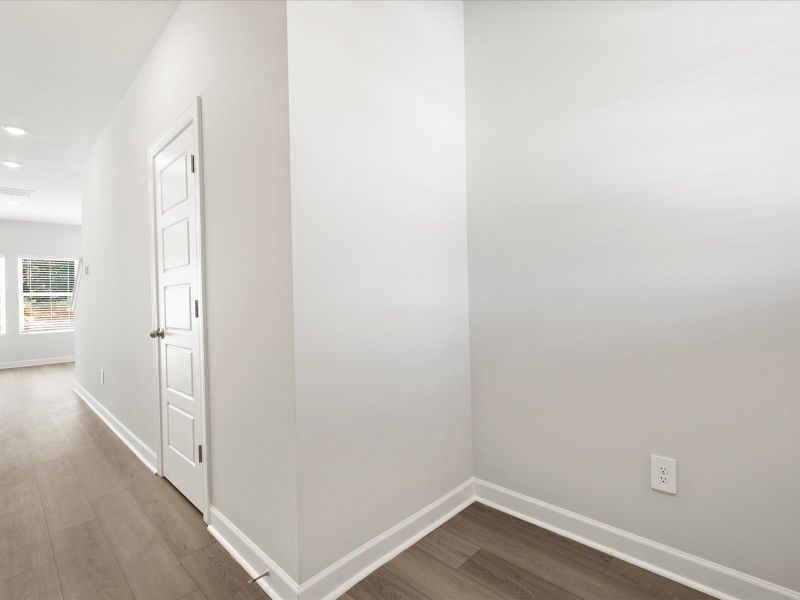 Spacious, unfurnished interior of a new home in Avalon Townes, Lyman (Image 11).