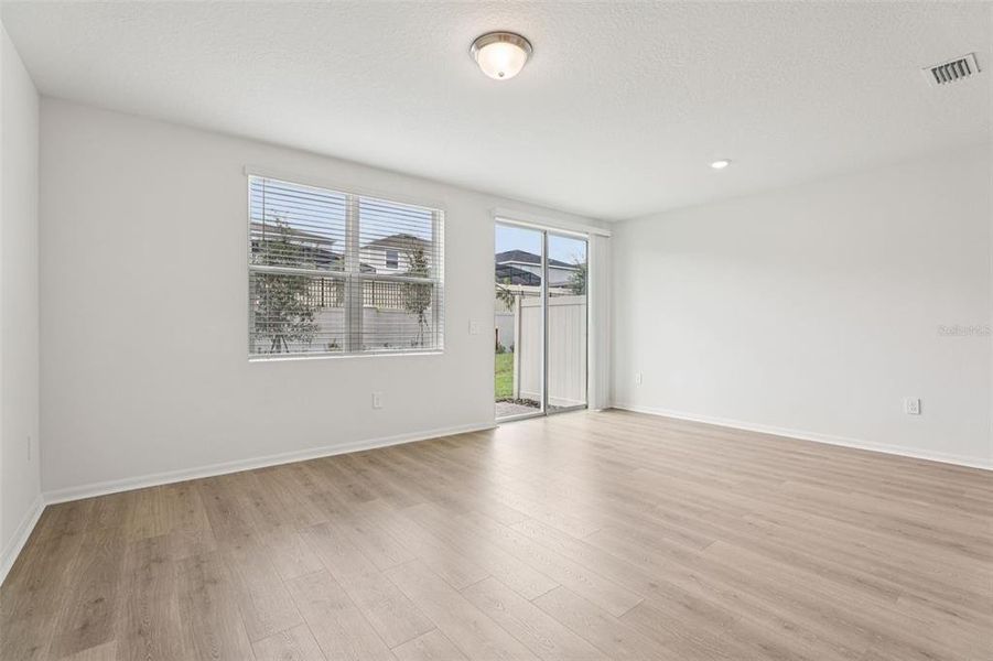 Spacious, unfurnished interior of a new home in Cagan Crossings West, Clermont (Image 22).