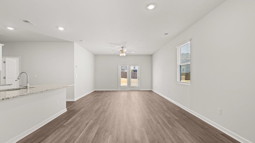 Spacious, unfurnished interior of a new home in The Abbey at Trolley Run Station, Aiken (Image 12).