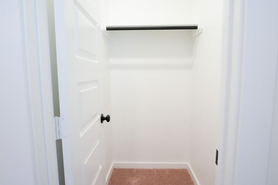 Spacious, unfurnished interior of a new home in Foxtail Palms, Manvel (Image 35).