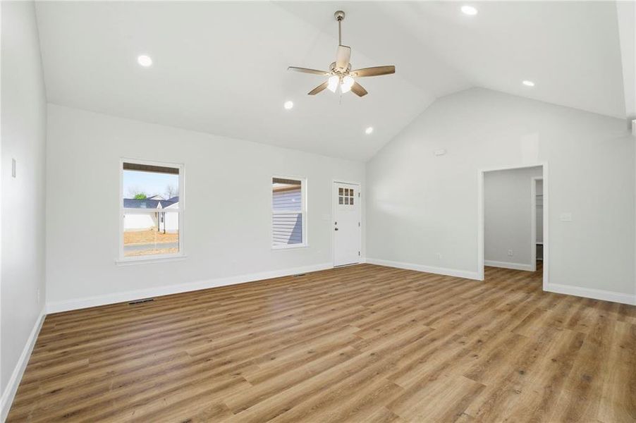 Spacious, unfurnished interior of a new home in , Eton (Image 30).