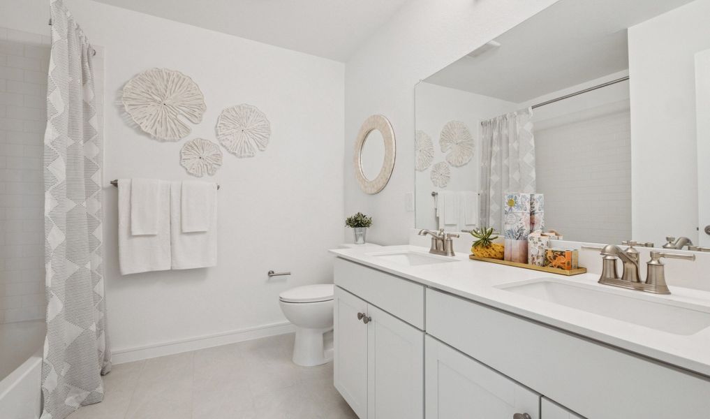 Hall bath with dual sinks