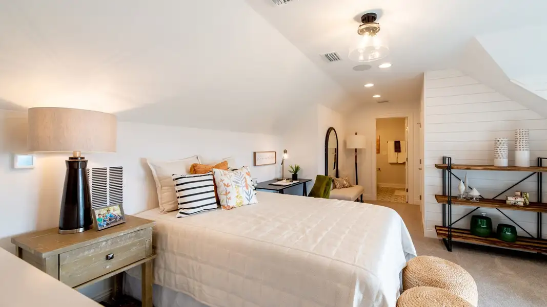 Representative furnished interior of a home built from the Palazzo by Epcon Communities in Courtyards by Carrell, Ocean Isle Beach (Image 31). Representative furnished interior of a home built from the Palazzo by Epcon Communities in Courtyards by Carrell, Ocean Isle Beach (Image 31).