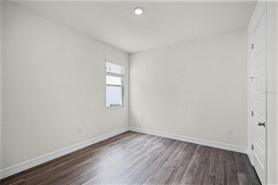 Spacious, unfurnished interior of a new home in Lakes of Mount Dora, Mount Dora (Image 14).