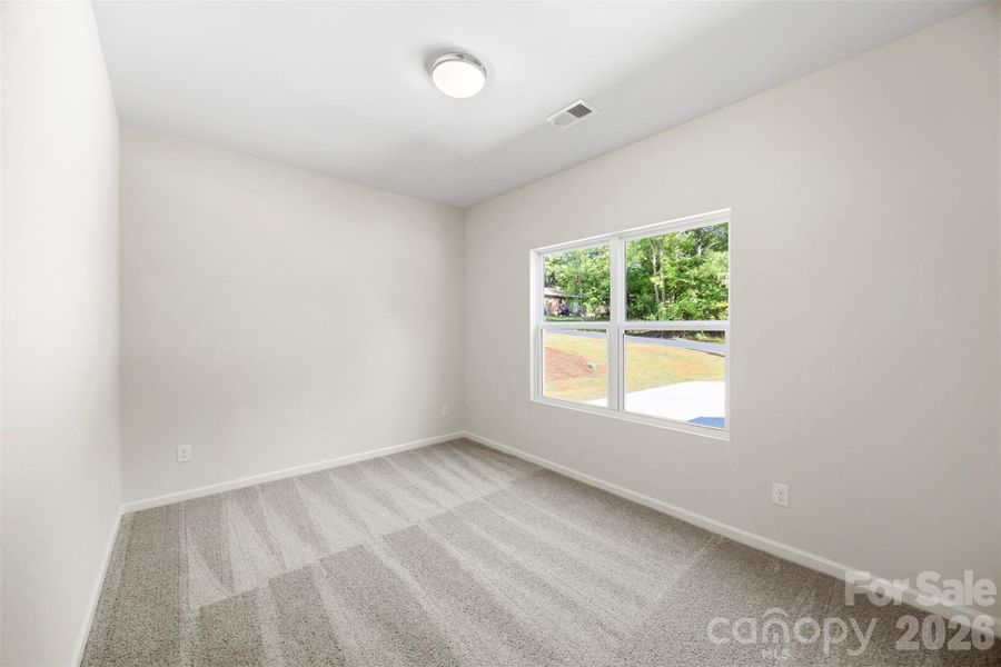Spacious, unfurnished interior of a new home in , Kings Mountain (Image 28).
