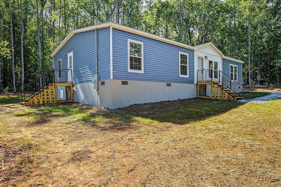 Exterior details and patio area of a home in , Eatonton (Image 18).