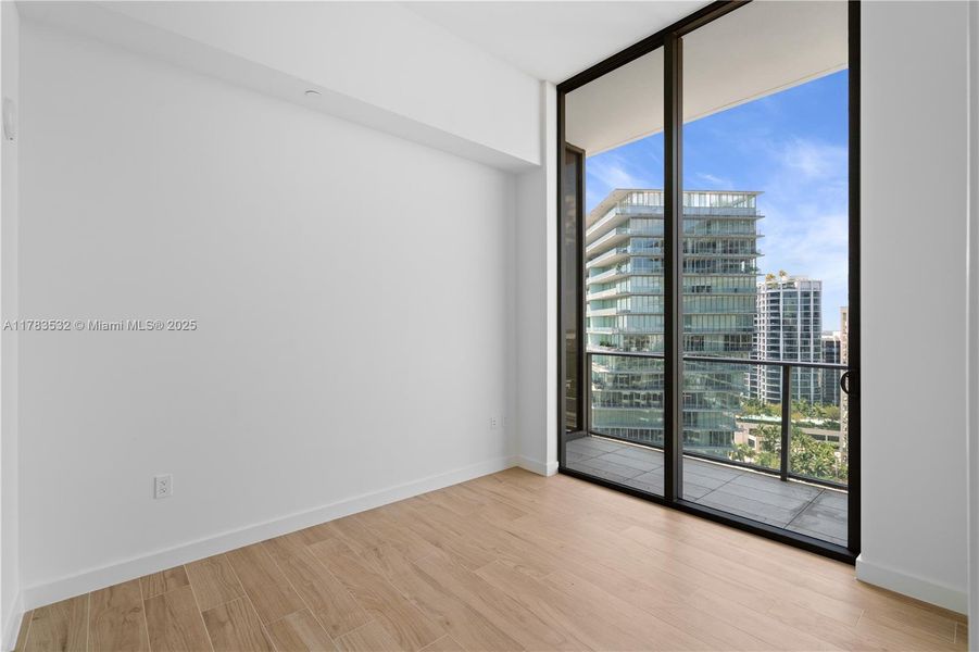 Spacious, unfurnished interior of a new home in Mr. C Residences, Miami (Image 21).