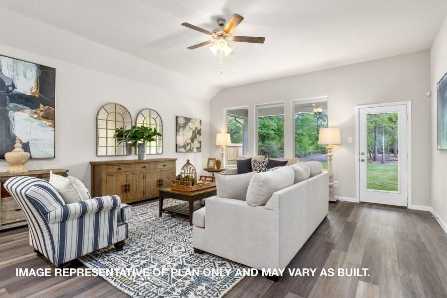 Furnished interior view inside a new home in River Ranch Estates, Mont Belvieu (Image 9).