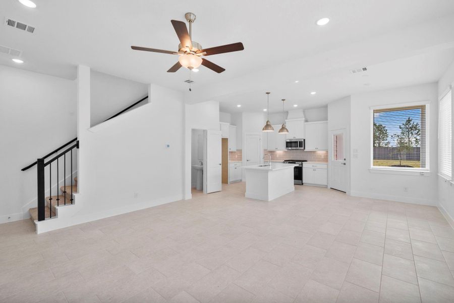 Spacious, unfurnished interior of a new home in Bridgeland, Cypress (Image 14).