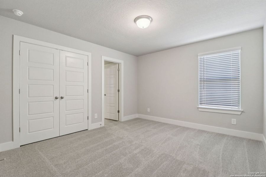 Spacious, unfurnished interior of a new home in Fox Falls, Boerne (Image 31).