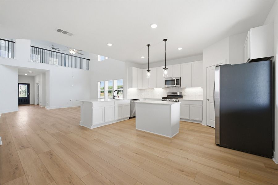 Furnished interior view inside a new home in Saddlebrook Estates, Waxahachie (Image 7).