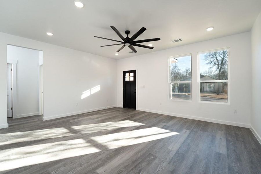 Spacious, unfurnished interior of a new home in , Bastrop (Image 15).
