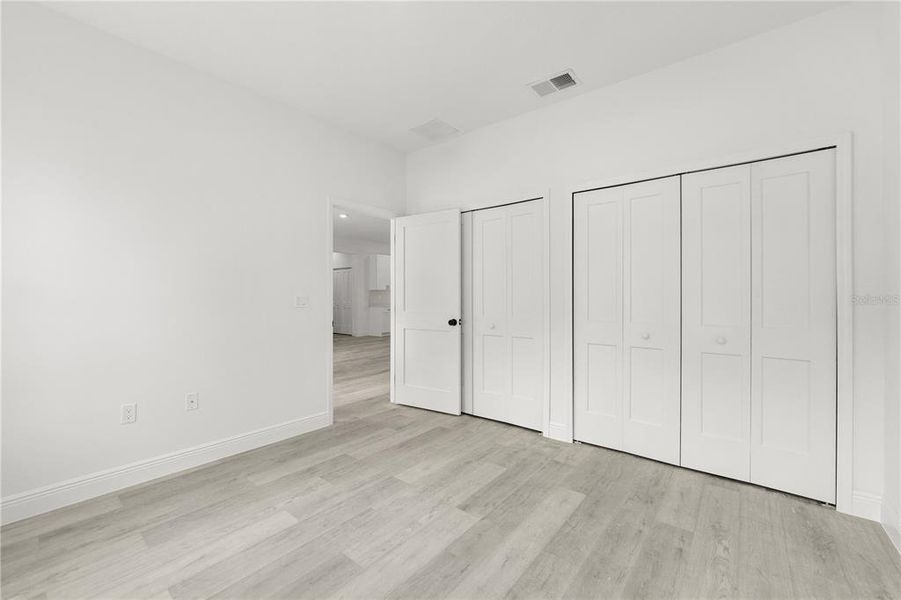 Spacious, unfurnished interior of a new home in , Citrus Springs (Image 24).