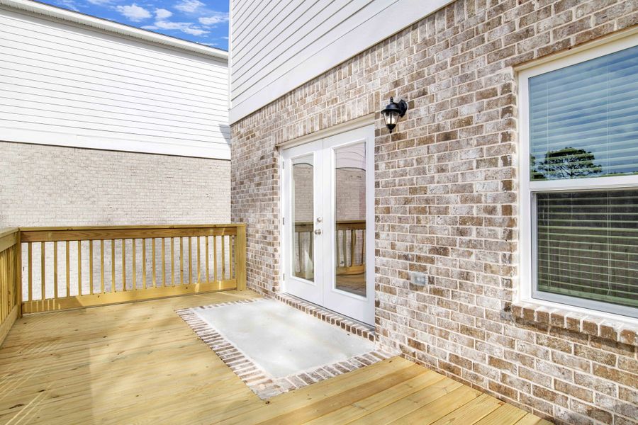 Representative exterior details of a home built from the Sequoia by Maronda Homes in Bellview Pointe, Bellview (Image 3).