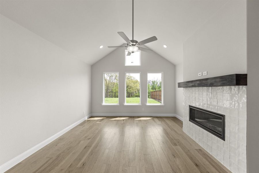 Spacious, unfurnished interior of a new home in Creekview Meadows, Pilot Point (Image 11).