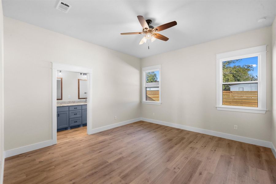 Spacious, unfurnished interior of a new home in , Franklin (Image 10).