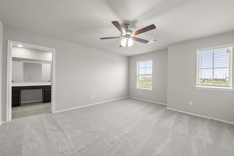 Spacious, unfurnished interior of a new home in Sierra Vista Townhomes, Rosharon (Image 15).