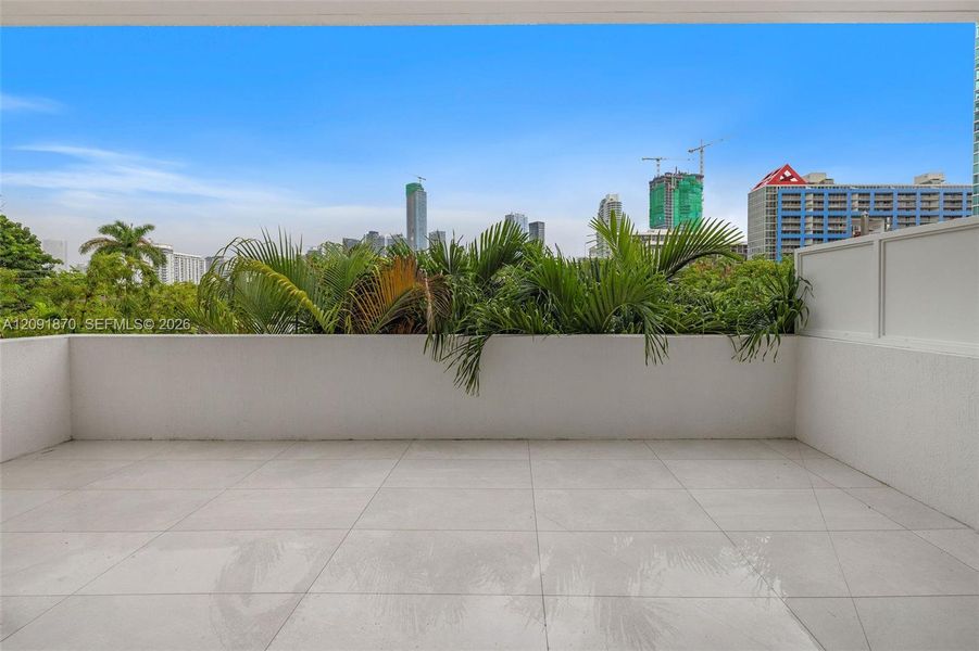 Exterior details and patio area of a home in , Miami (Image 25).