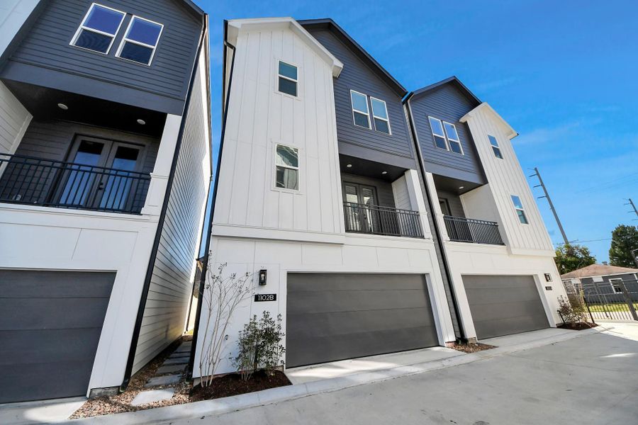 Front exterior of a new home in , Houston, TX, highlighting curb appeal (Image 25). Front exterior of a new home in , Houston, TX, highlighting curb appeal (Image 25).
