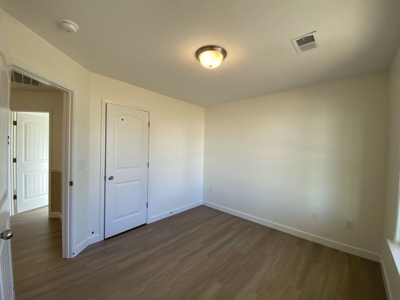 Spacious, unfurnished interior of a new home in Ballentine Ridge, Lyman (Image 32).