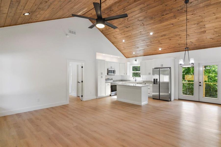 Spacious, unfurnished interior of a new home in , Ellijay (Image 13).