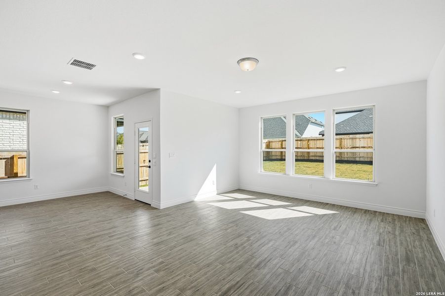 Spacious, unfurnished interior of a new home in Bison Ridge, San Antonio (Image 29). Spacious, unfurnished interior of a new home in Bison Ridge, San Antonio (Image 29).