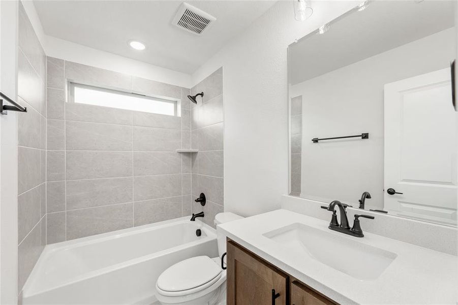 Furnished interior view inside a new home in Creekview Meadows, Pilot Point (Image 5).