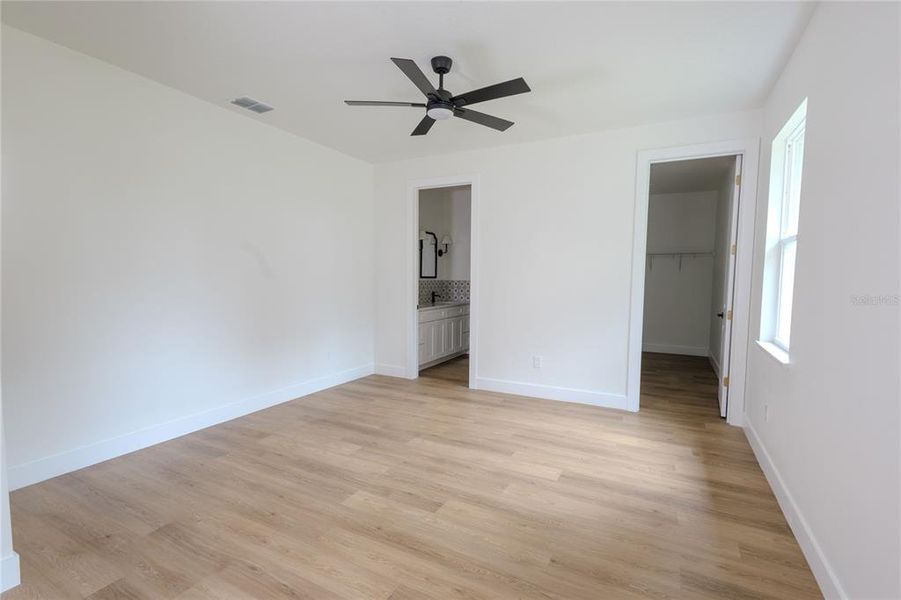 Spacious, unfurnished interior of a new home in , Sanford (Image 19).