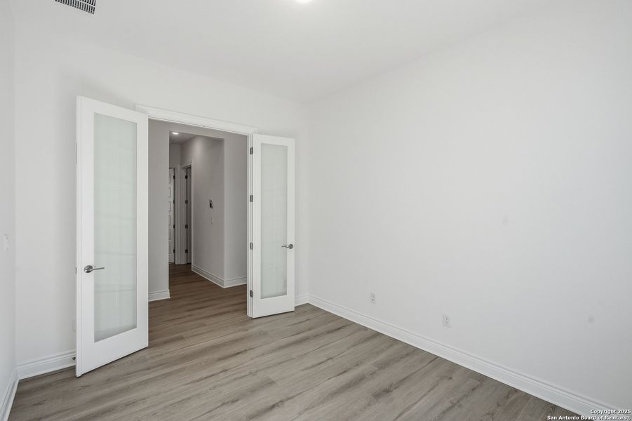 Spacious, unfurnished interior of a new home in Bison Ridge, San Antonio (Image 25). Spacious, unfurnished interior of a new home in Bison Ridge, San Antonio (Image 25).