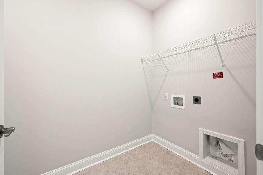 Spacious, unfurnished interior of a new home in Del Webb Savannah at Heartwood, Richmond Hill (Image 14).