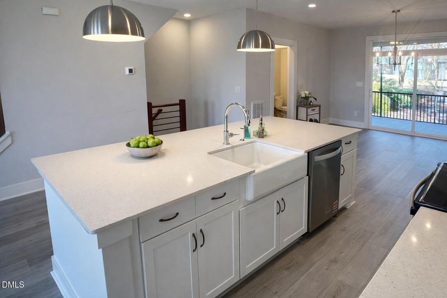 F903E494-30D3-47F8-9D37-190EE802E81F F903E494-30D3-47F8-9D37-190EE802E81F