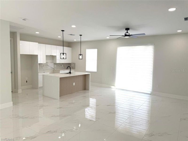 Spacious, unfurnished interior of a new home in , Lehigh Acres (Image 23).