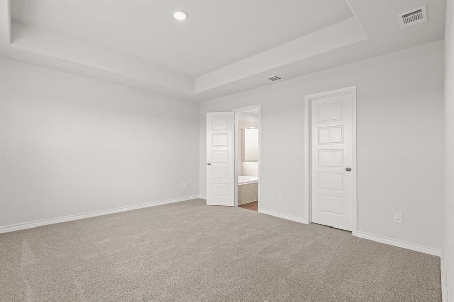 Spacious, unfurnished interior of a new home in Sycamore Landing, Fort Worth (Image 11). Spacious, unfurnished interior of a new home in Sycamore Landing, Fort Worth (Image 11).