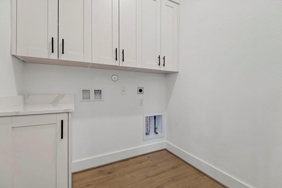 Spacious, unfurnished interior of a new home in , Rosenberg (Image 17).