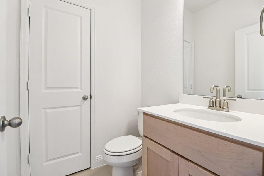 Furnished interior view inside a new home in Evergreen 60', Conroe (Image 10).