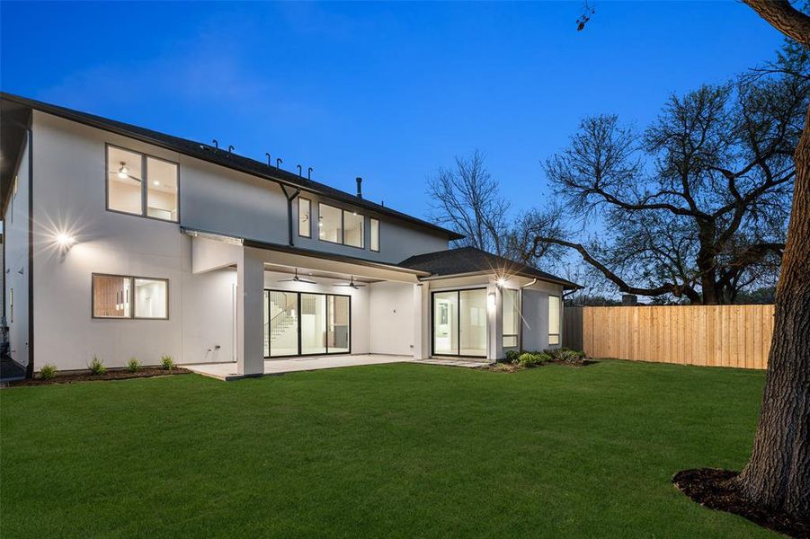 Exterior details and patio area of a home in , Dallas (Image 3).