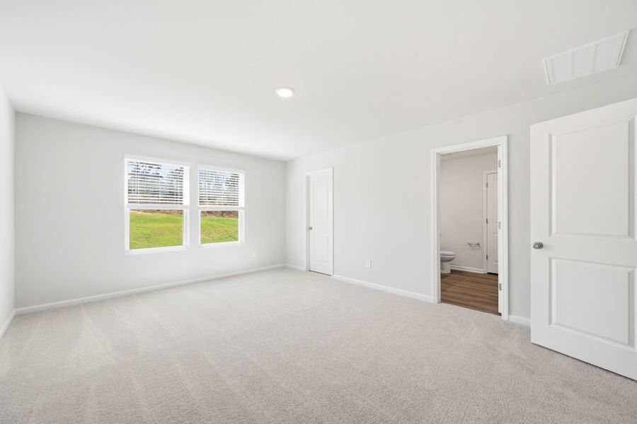 Spacious, unfurnished interior of a new home in Grand Arbor, Blythewood (Image 33).