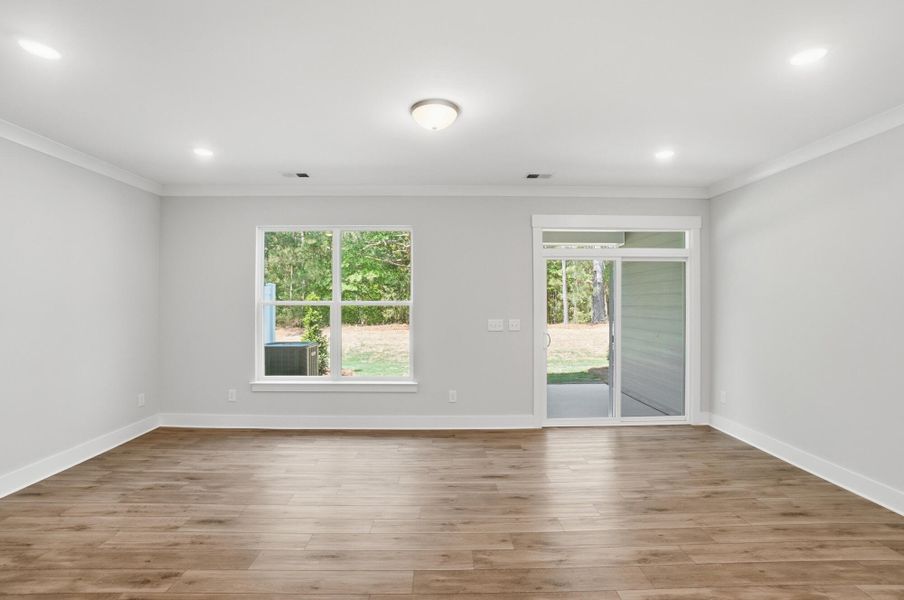 Spacious, unfurnished interior of a new home in Blythe Mill Townhomes, Waxhaw (Image 17).