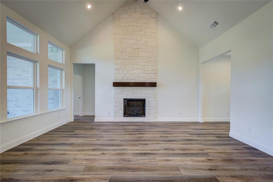 Spacious, unfurnished interior of a new home in , Farmersville (Image 28).