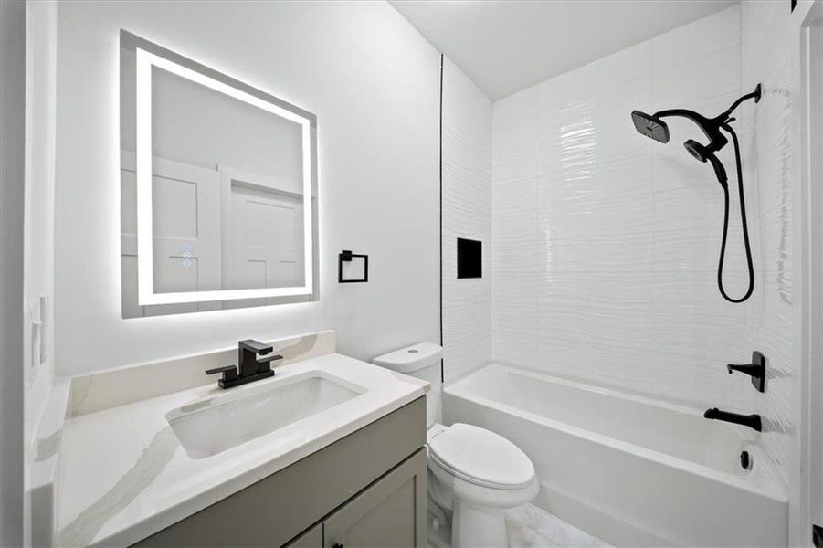 Furnished interior view inside a new home in Silvercrest Lakes, Acworth (Image 33). Furnished interior view inside a new home in Silvercrest Lakes, Acworth (Image 33).