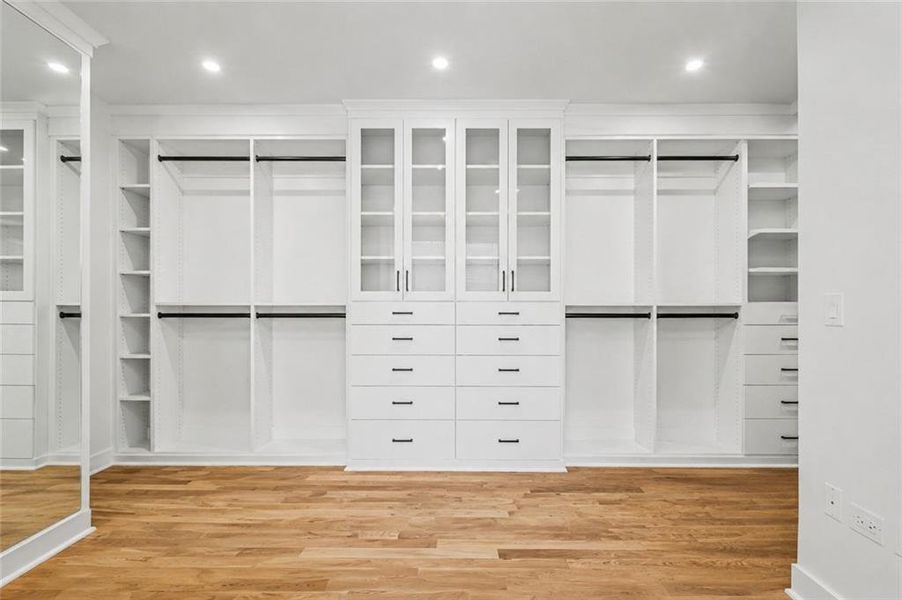 Spacious, unfurnished interior of a new home in , Atlanta (Image 37).