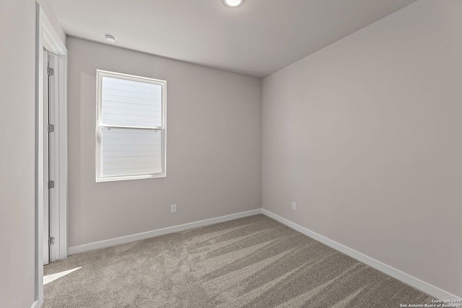 Spacious, unfurnished interior of a new home in Highland Ridge, New Braunfels (Image 15).