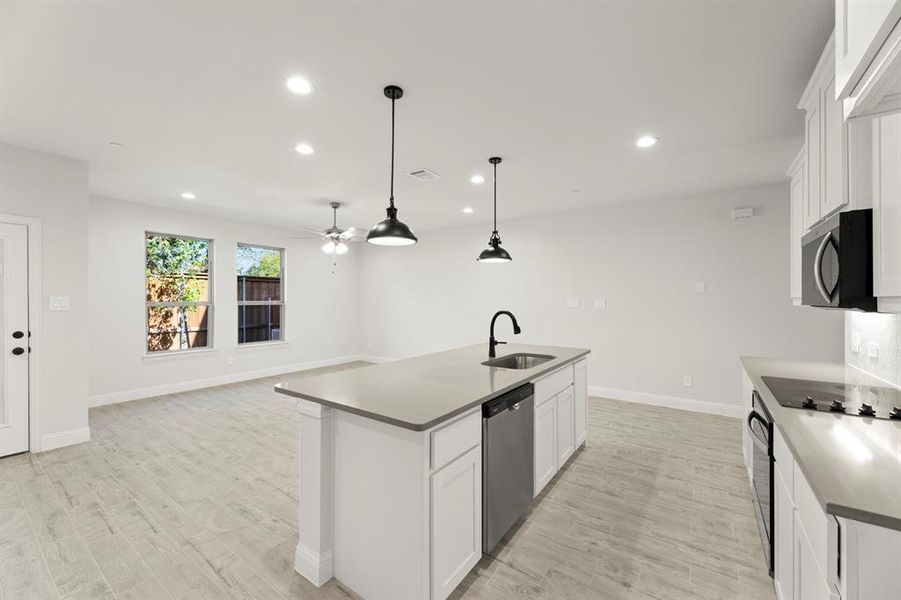 07. 6945 Mustang - Kitchen (4) 07. 6945 Mustang - Kitchen (4)