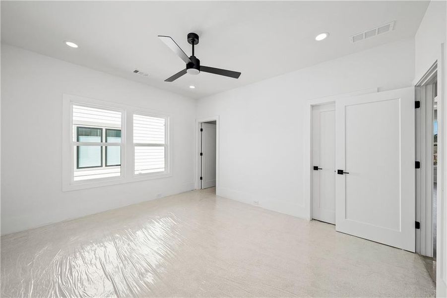 Spacious, unfurnished interior of a new home in Echo at Crabapple, Milton (Image 24).