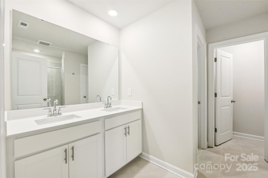 Furnished interior view inside a new home in Buffalo Ridge, Newton (Image 2).