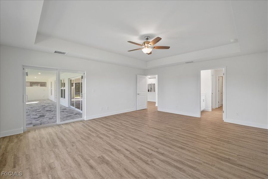 Spacious, unfurnished interior of a new home in Cape Coral, Cape Coral (Image 29).